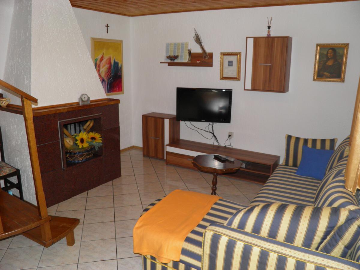 Apartment Mira Porec Bagian luar foto