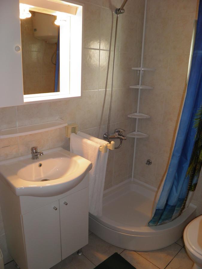 Apartment Mira Porec Bagian luar foto