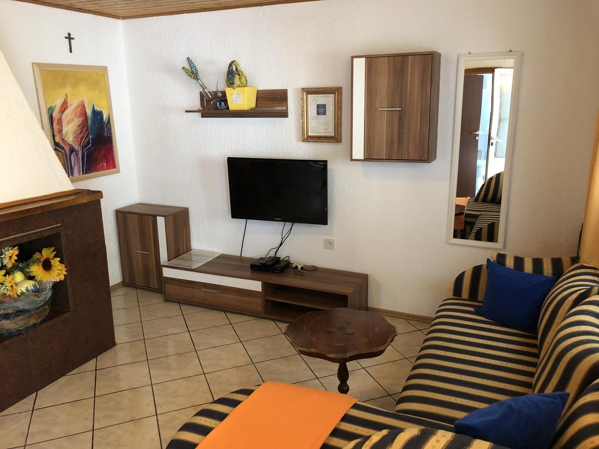 Apartment Mira Porec Bagian luar foto